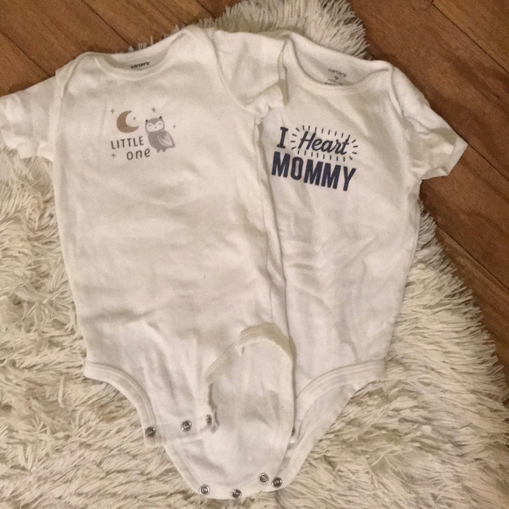 Like new Carter’s Onesie (x2)